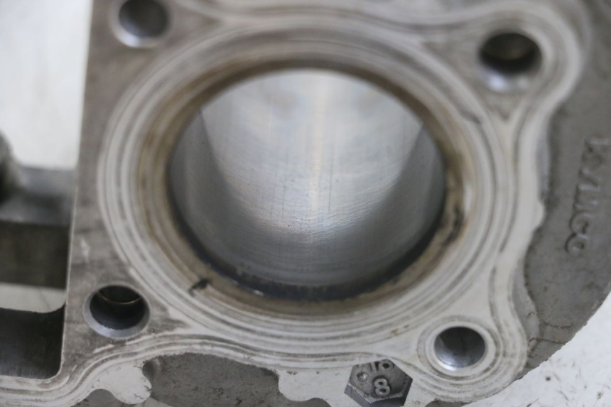 photo de CYLINDRE PISTON KYMCO AGILITY 4T 50 (2018 - 2022) - Gros plan technique