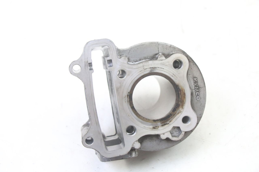 photo de CYLINDRE PISTON KYMCO AGILITY 4T 50 (2018 - 2022) - Points de fixation