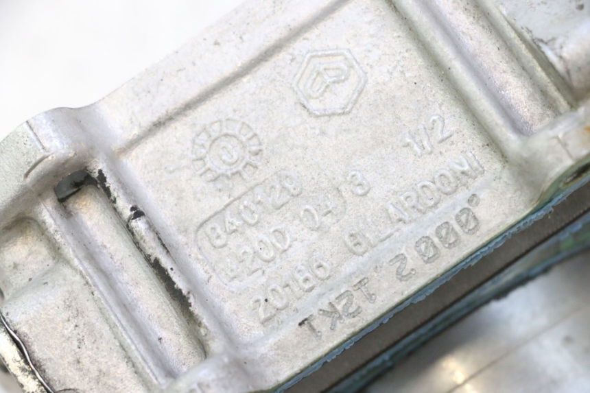 photo de CYLINDRE PISTON AVANT GILERA GP 800 (2007 - 2013) - Vue d’ensemble