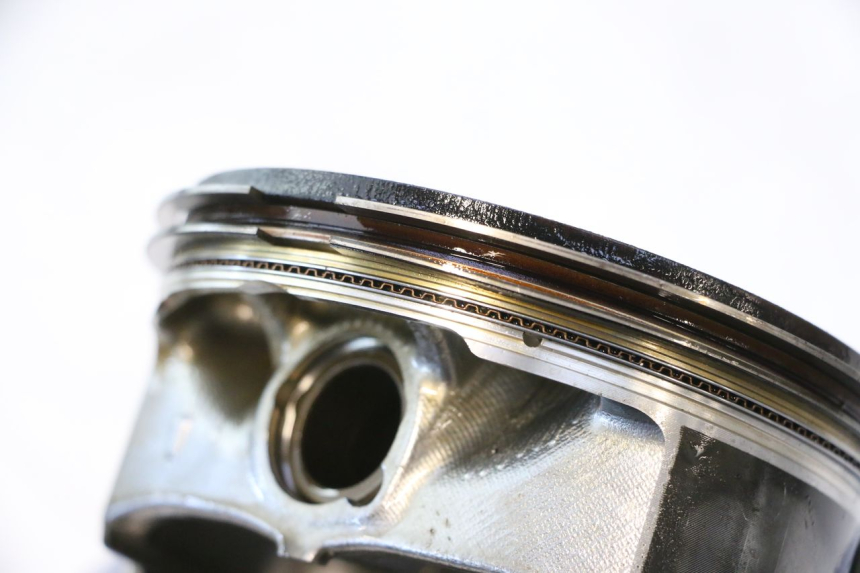 photo de CYLINDRE PISTON AVANT HARLEY DAVIDSON ROAD GLIDE FLTRXSE 1920 (2018 - 2022) - Zoom état d’usage