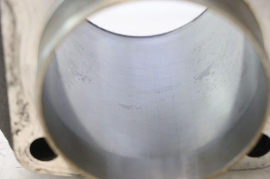 photo de CYLINDRE PISTON AVANT HARLEY DAVIDSON ROAD GLIDE FLTRXSE 1920 (2018 - 2022) - État de surface