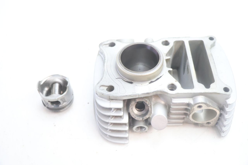 photo de CYLINDRE PISTON AVANT HONDA XLV VARADERO 125 (2007 - 2012) - Zoom état d’usage