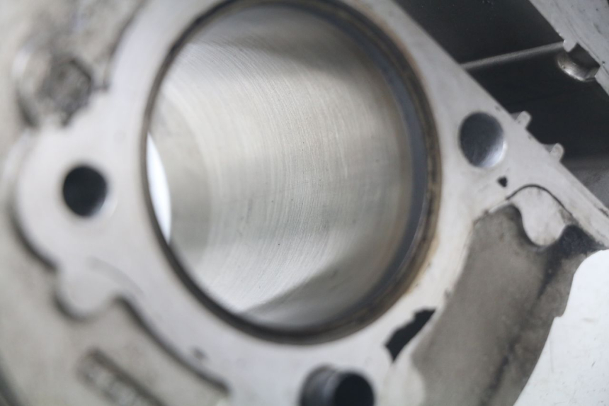 photo de CYLINDRE PISTON JONWAY AZTRAL 125 (2008 - 2017) - Zoom état d’usage