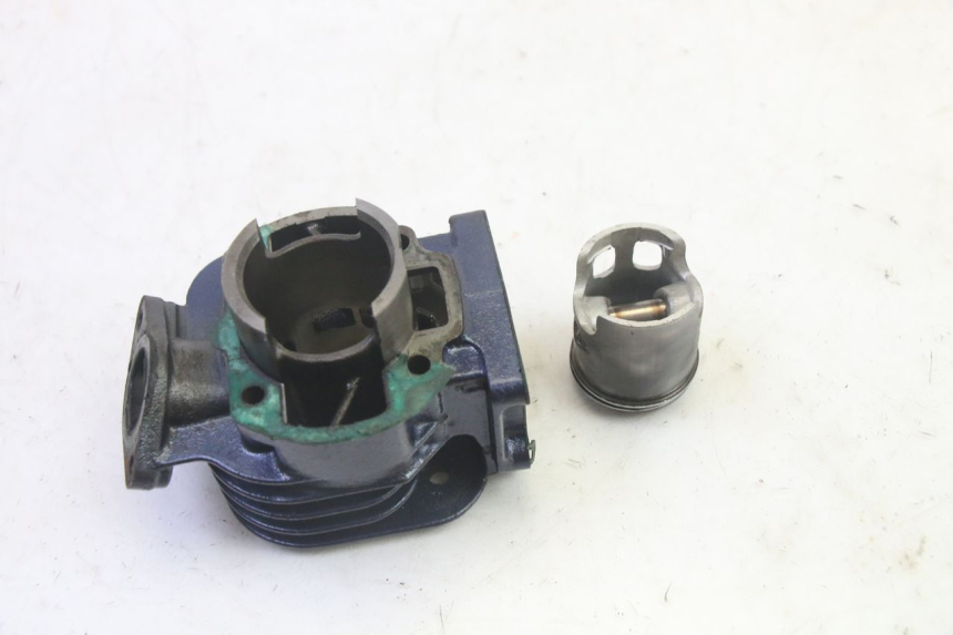 photo de CYLINDRE PISTON MBK BOOSTER SPIRIT 50 (2004 - 2017) - Autre angle de vue