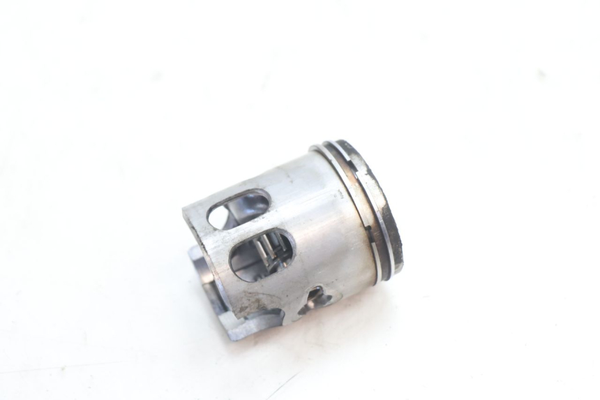 photo de CYLINDRE PISTON MBK BOOSTER SPIRIT 50 (1996 - 1999) - Vue rapprochée