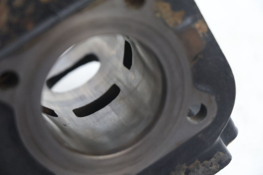photo de CYLINDRE PISTON MBK BOOSTER SPIRIT 50 (1996 - 1999) - Aperçu profil