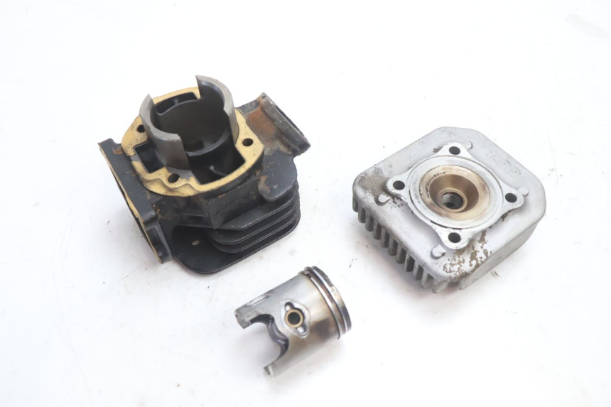 photo de CYLINDRE PISTON MBK BOOSTER SPIRIT 50 (1996 - 1999) - Zoom état d’usage