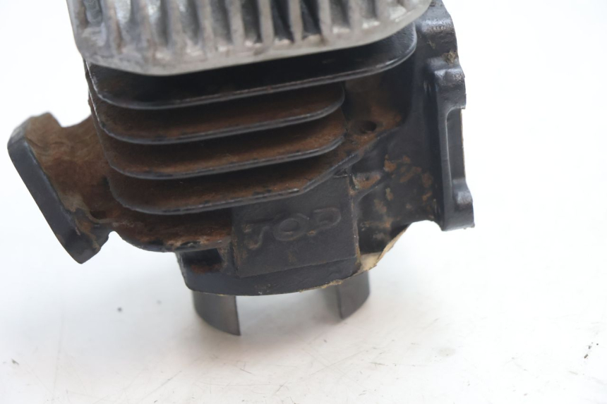 photo de CYLINDRE PISTON MBK BOOSTER SPIRIT 50 (1996 - 1999) - Gros plan technique