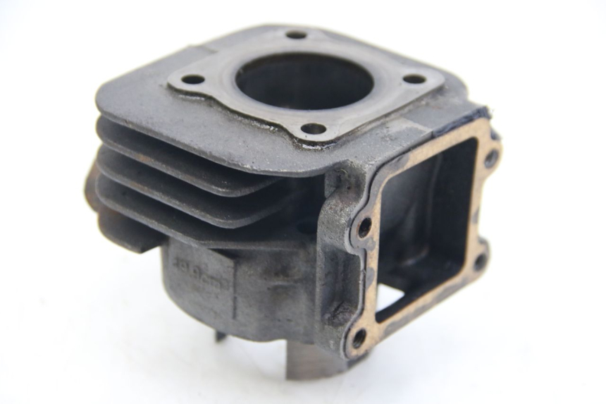 photo de CYLINDRE PISTON MBK BOOSTER SPIRIT NAKED 50 (2004 - 2017) - Gros plan technique