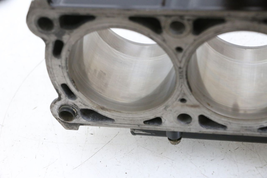 photo de CYLINDRE PISTON MV AGUSTA BRUTALE R WALLY 910 (2008 - 2008) - Angle alternatif