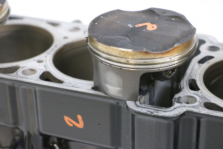 photo de CYLINDRE PISTON MV AGUSTA BRUTALE R WALLY 910 (2008 - 2008) - État de surface