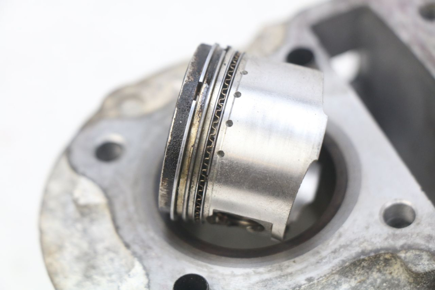 photo de CYLINDRE PISTON BAOTIAN BT 50 QT-12 50 (2007 - 2009) - Détails caractéristiques