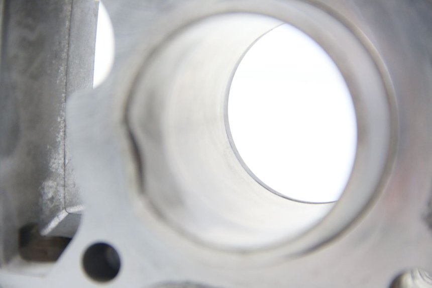 photo de CYLINDRE PISTON SUZUKI BURGMAN 125 (2007 - 2014) - Vue rapprochée