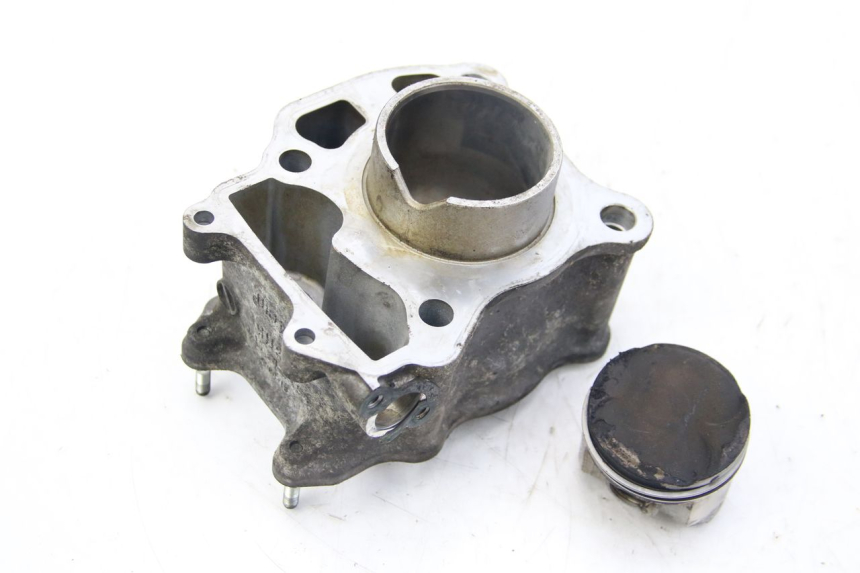 photo de CYLINDRE PISTON SUZUKI BURGMAN 125 (2007 - 2014) - Vue d’ensemble