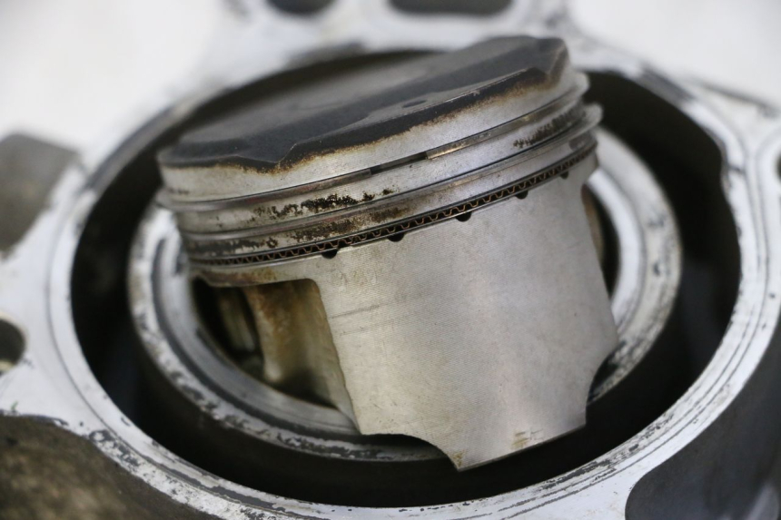 photo de CYLINDRE PISTON SUZUKI BURGMAN 125 (2007 - 2014) - Inspection visuelle