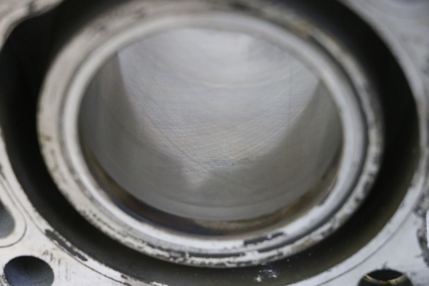 photo de CYLINDRE PISTON SUZUKI BURGMAN 125 (2007 - 2014) - Zoom état d’usage