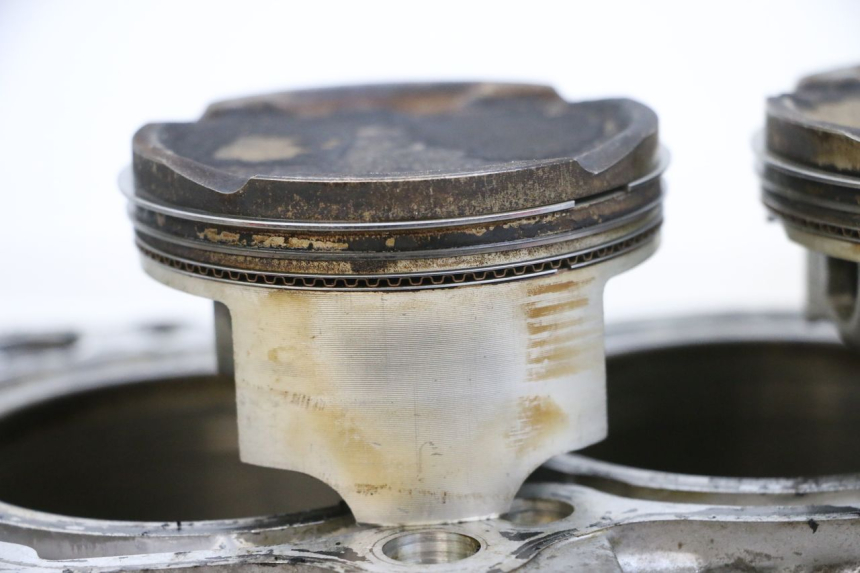 photo de CYLINDRE PISTON SUZUKI BURGMAN 650 (2013 - 2020) - Aperçu profil