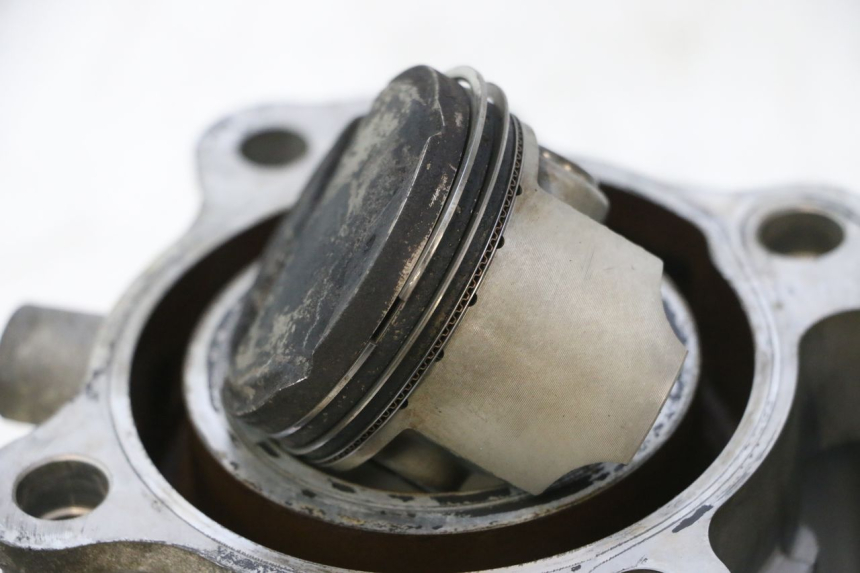photo de CYLINDRE PISTON SUZUKI BURGMAN 125 (2007 - 2014) - Inspection visuelle