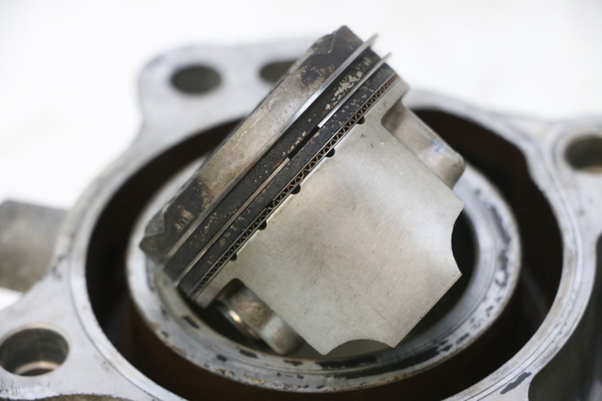 photo de CYLINDRE PISTON SUZUKI BURGMAN 125 (2007 - 2014) - Focus structure