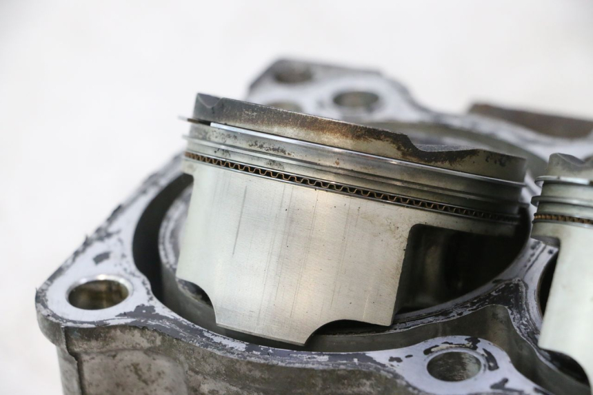 photo de CYLINDRE PISTON SUZUKI BURGMAN EXECUTIVE ABS 650 (2006 - 2012) - Zoom qualité