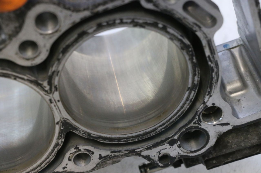 photo de CYLINDRE PISTON SUZUKI BURGMAN EXECUTIVE ABS 650 (2006 - 2012) - Pièce contrôlée