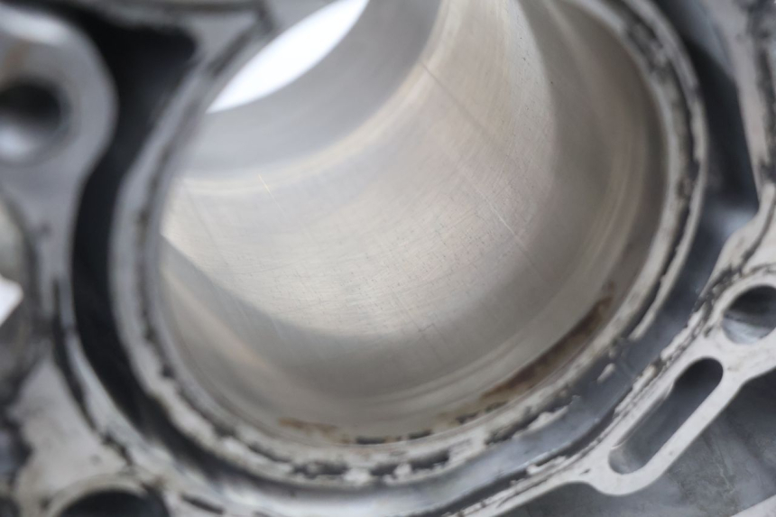 photo de CYLINDRE PISTON SUZUKI BURGMAN EXECUTIVE ABS 650 (2006 - 2012) - Zoom qualité