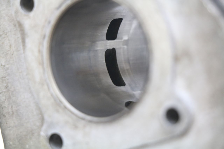 photo de CYLINDRE PISTON PEUGEOT BUXY 50 (1993 - 1998) - Gros plan technique