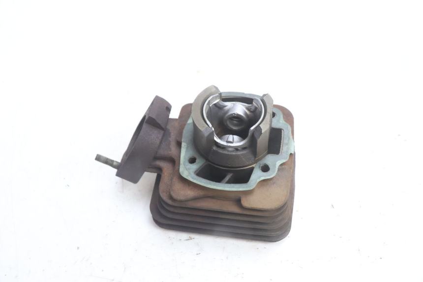 photo de CYLINDRE PISTON PEUGEOT BUXY 50 (1993 - 1998) - Gros plan technique