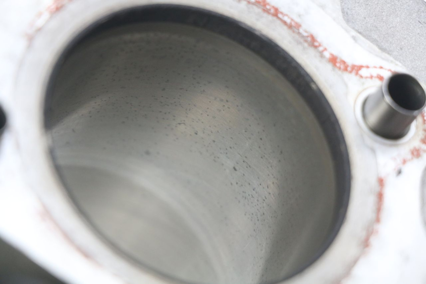 photo de CYLINDRE PISTON XTRM FACTORY DIRTBIKE BSE 150 - Zoom état d’usage