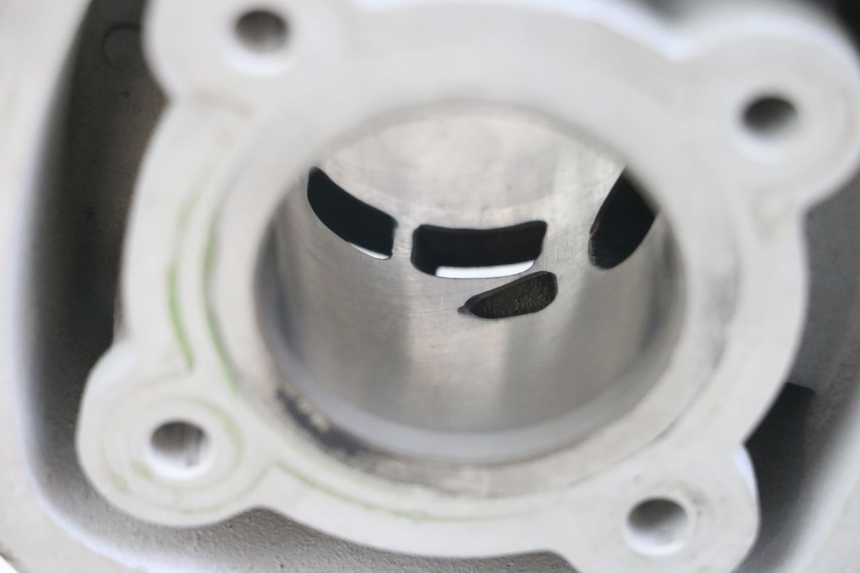 photo de CYLINDRE PISTON GILERA DNA 50 (2000 - 2007) - Points de fixation