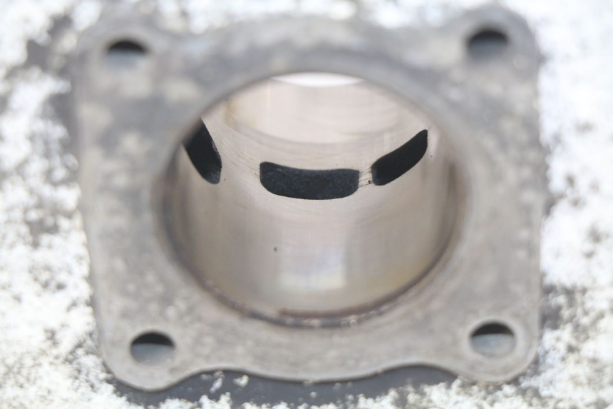 photo de CYLINDRE PISTON PEUGEOT ELYSTAR 50 (2002 - 2014) - Gros plan technique