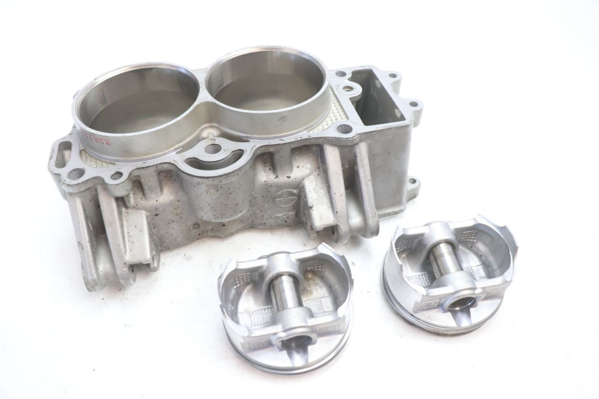 photo de CYLINDRE PISTON KAWASAKI ER-6 ER6 N 650 (2005 - 2009) - Gros plan technique