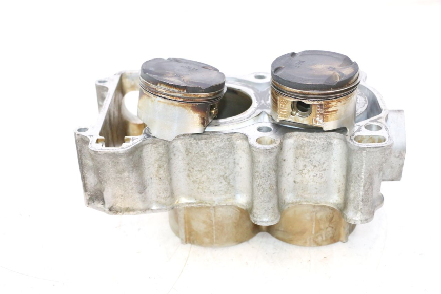 photo de CYLINDRE PISTON HONDA FJS SILVER WING SILVERWING 400 (2005 - 2008) - Gros plan technique