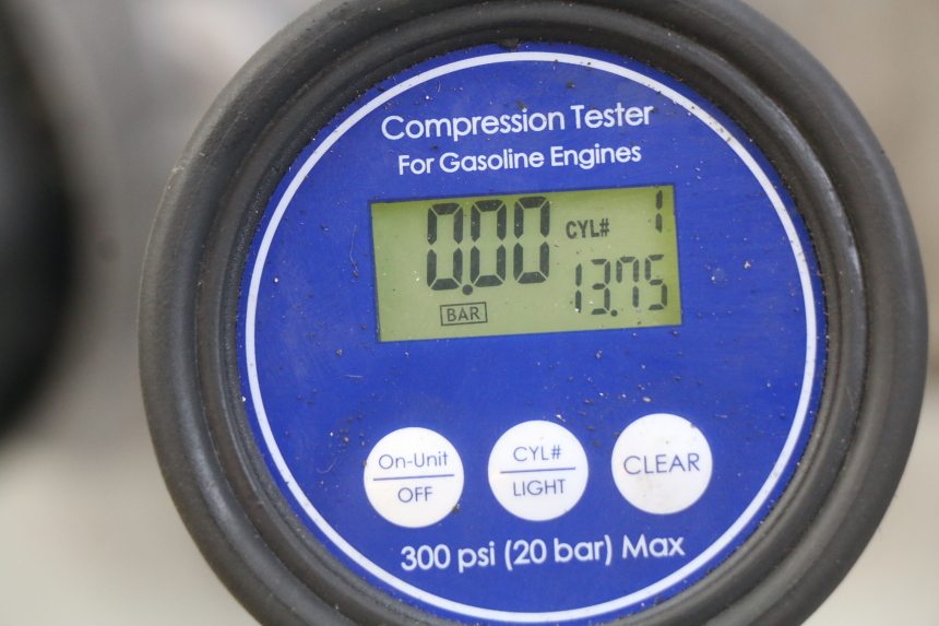 photo de CYLINDRE PISTON HONDA FJS SILVERWING SILVER WING 400 (2009 - 2016) - Aperçu profil