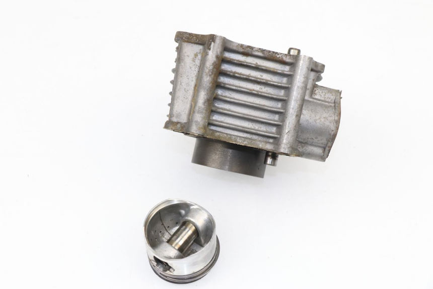 photo de CYLINDRE PISTON REVATTO FUTURA GT 125 (2006 - 2008) - État de surface