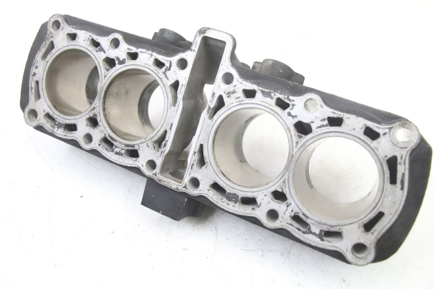 photo de CYLINDRE PISTON YAMAHA FZS FAZER 600 (2001 - 2003) - Angle alternatif