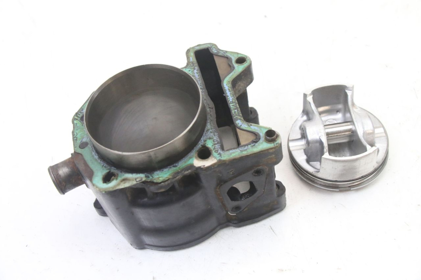 photo de CYLINDRE PISTON GILERA NEXUS 300 (2008 - 2013) - Autre angle de vue