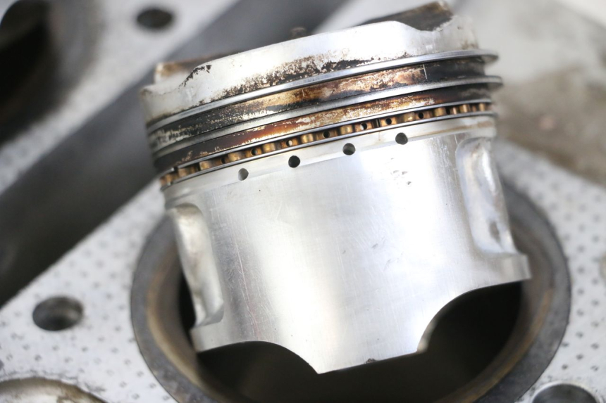 photo de CYLINDRE PISTON SUZUKI GSX E 250 (1982 - 1983) - Vue principale