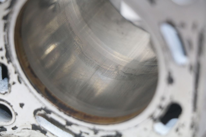 photo de CYLINDRE PISTON SUZUKI GSX-R GSXR 600 (2001 - 2003) - Zoom état d’usage