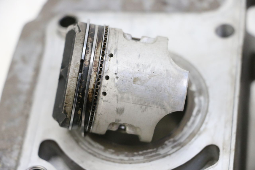 photo de CYLINDRE PISTON HYOSUNG GTR 125 (2006 - 2008) - Focus structure