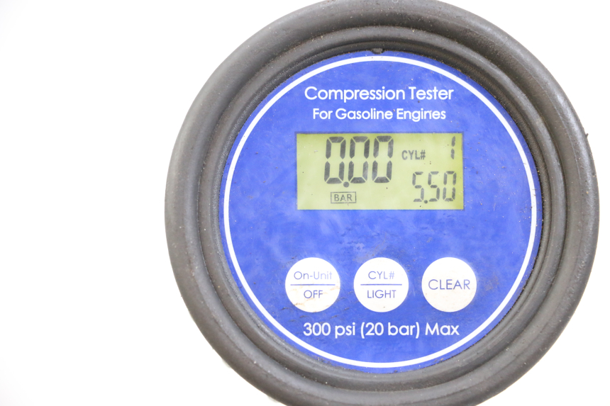 photo de CYLINDRE PISTON HYOSUNG GTR 125 (2006 - 2008) - Autre angle de vue