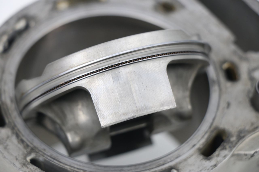 photo de CYLINDRE PISTON HONDA CRF 250 (2013 - 2016) - Aperçu profil