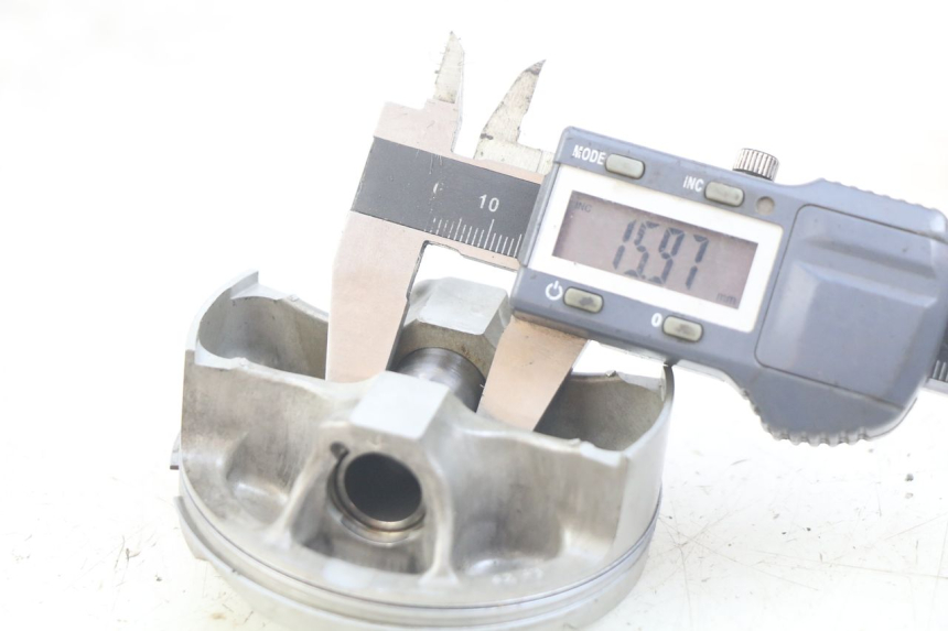 photo de CYLINDRE PISTON HONDA CRF 250 (2013 - 2016) - Zoom état d’usage