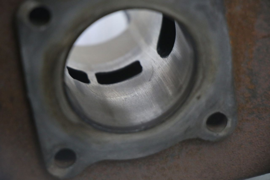 photo de CYLINDRE PISTON PEUGEOT KISBEE 2T 50 (2010 - 2017) - Détails caractéristiques