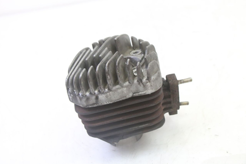 photo de CYLINDRE PISTON PEUGEOT KISBEE 2T 50 (2010 - 2017) - Gros plan technique