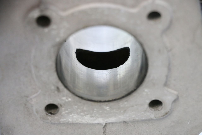 photo de CYLINDRE PISTON PEUGEOT KISBEE 2T 50 (2018 - 2022) - Zoom état d’usage