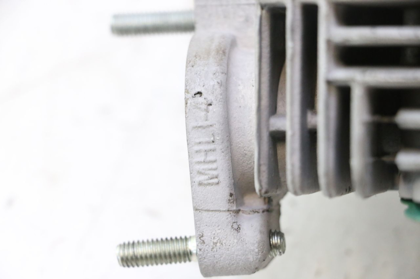 photo de CYLINDRE PISTON PEUGEOT KISBEE 2T 50 (2018 - 2022) - État de surface