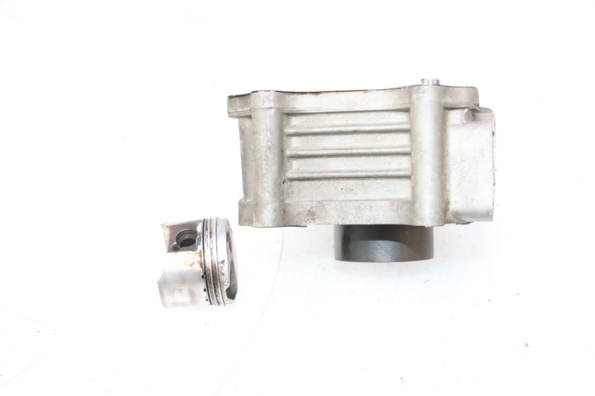 photo de CYLINDRE PISTON PEUGEOT KISBEE 4T 50 (2010 - 2017) - Zoom composants