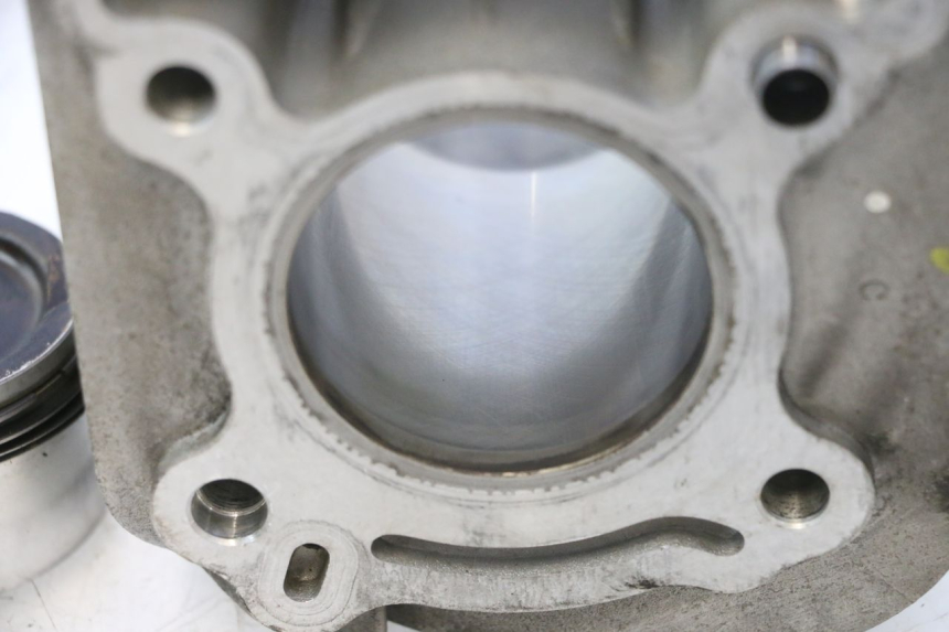 photo de CYLINDRE PISTON PIAGGIO LIBERTY IGET S 125 (2016 - 2020) - Vue rapprochée