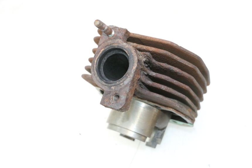 photo de CYLINDRE PISTON PEUGEOT LUDIX 50 (2008 - 2017) - Gros plan technique
